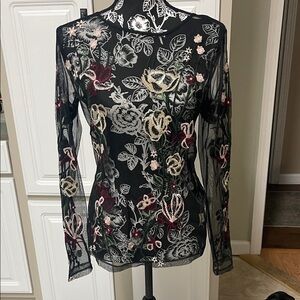 Gimmicks by BKE Black Floral Embroidered Blouse